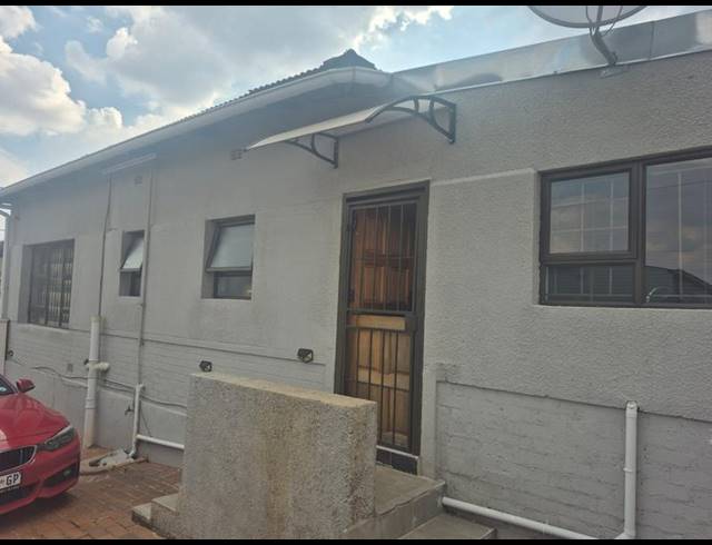 3 BEDROOM PROPERTY TO RENT IN WHITERIDGE